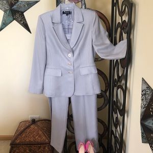 Light gray fully lined KASPER pantsuit